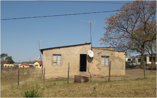 ::South Africa pics:8-7 shack with dish 289.jpg