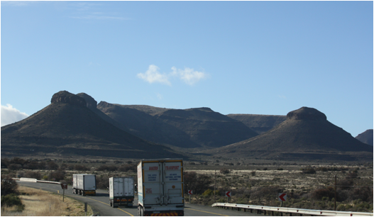 ::South Africa pics:8-14 weird mnts 327.jpg